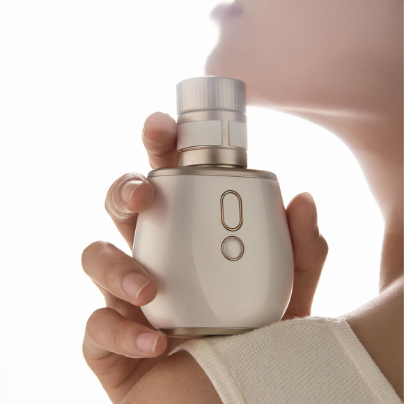 Элегантный стимулятор с вакуумом и микротоками Aromia