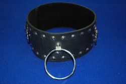 Черный подшитый ошейник с большим кольцом