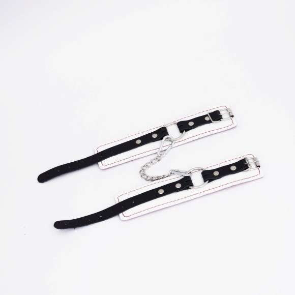 Бело-красные кожаные оковы