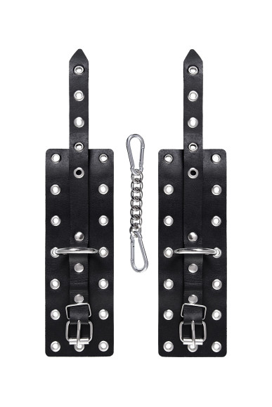 Черные кожаные однослойные наручники с люверсами